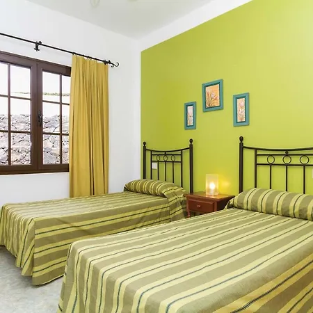 Villa Puerto Del Carmen Sleeps 6 Wifi